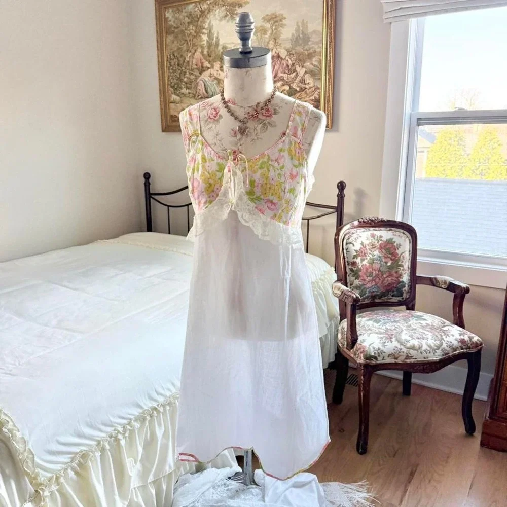 floral‎ mini dress  70s sheer white floral nightgown size medium